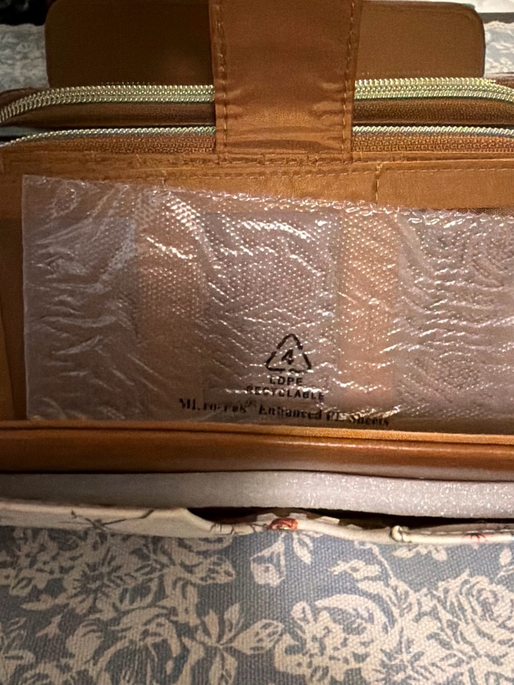 Time & Tru Ainsley Bulk Wallet - Cream Floral Design NWT - Picture 4 of 12